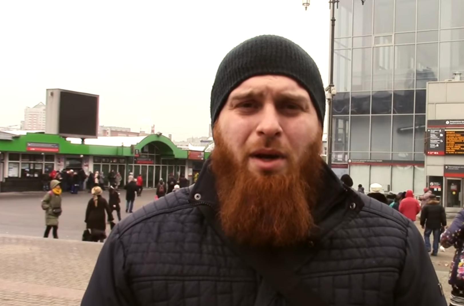 У трех вокзалов в Москве появился мусульманский патруль “Стоп харам”
